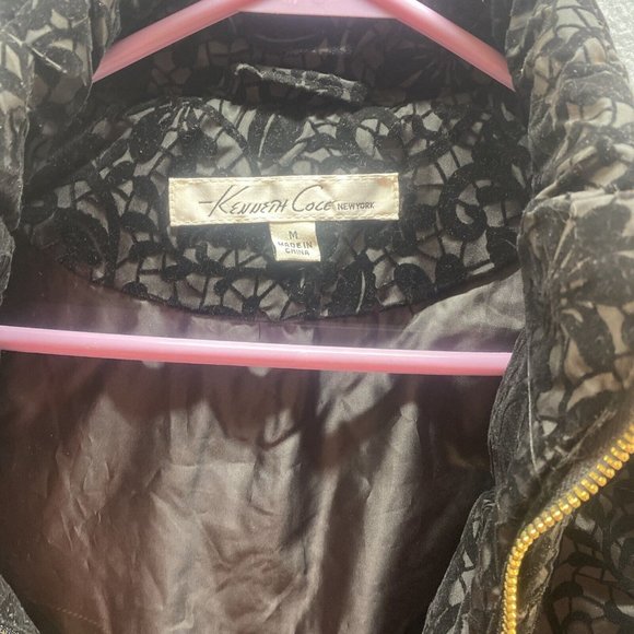 KENNETH COLE Women Sz M Black PUFFER VEST Gold Zipper Flower Jacket Coat Elegant - Picture 3 of 6